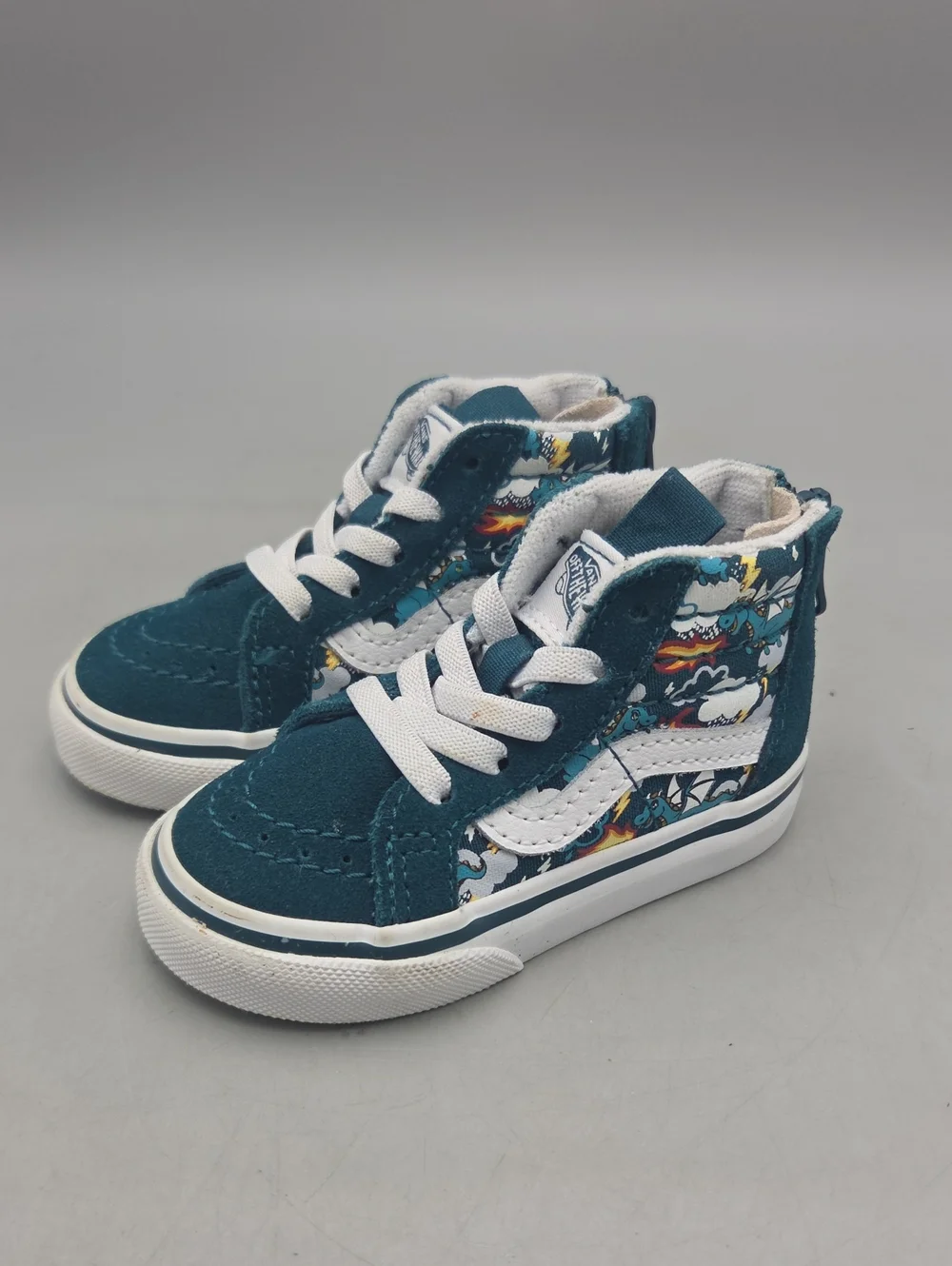 Vans questions leave